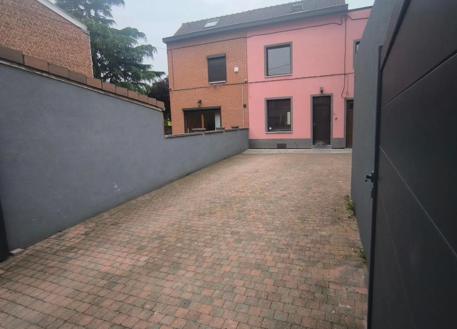 Maison Entiere Privee Villa Charleroi Holiday home